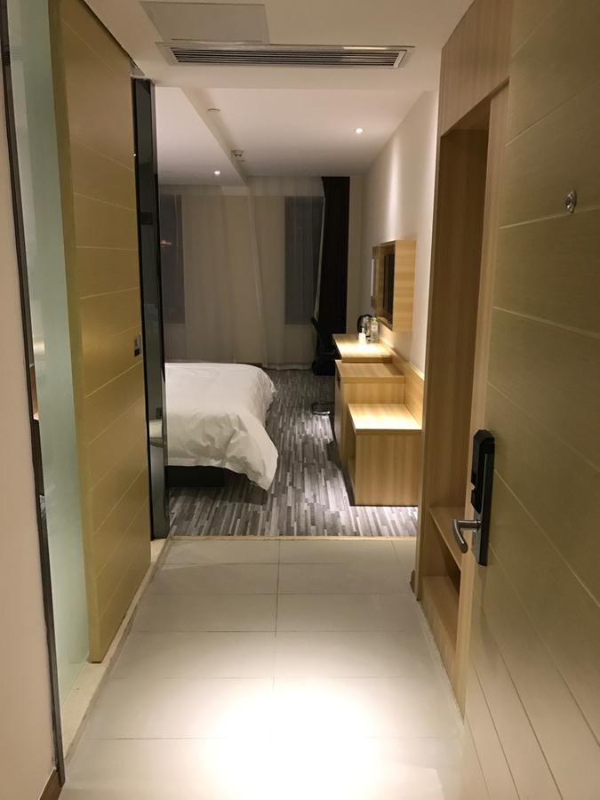 See U Select Hotel Wuhan Zewnętrze zdjęcie