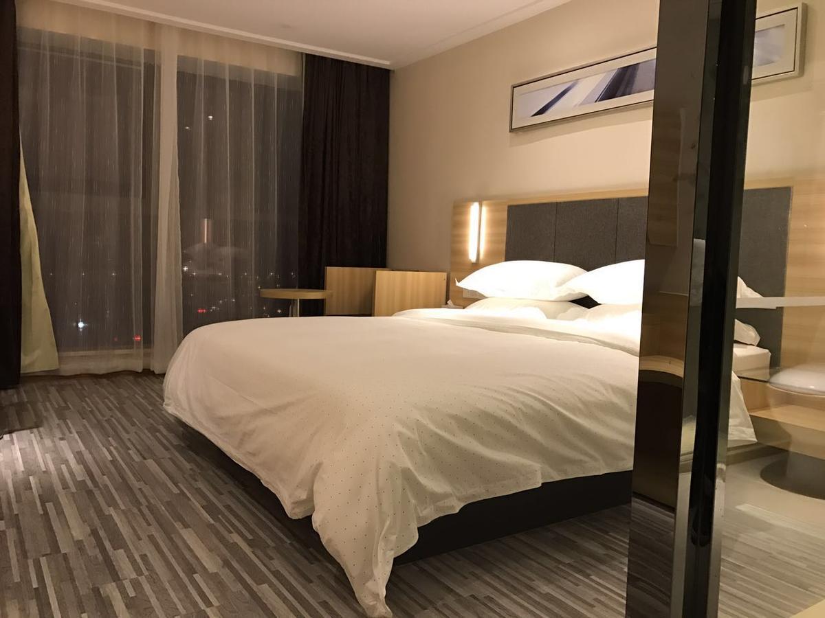 See U Select Hotel Wuhan Zewnętrze zdjęcie