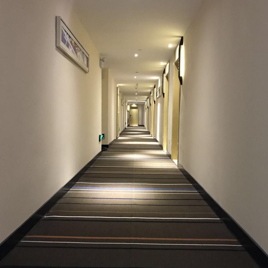 See U Select Hotel Wuhan Zewnętrze zdjęcie