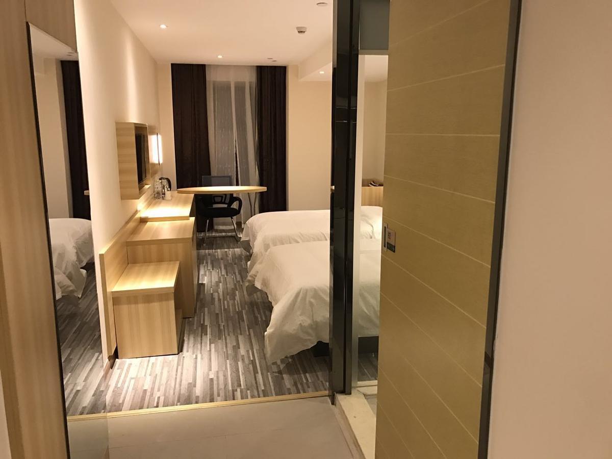 See U Select Hotel Wuhan Zewnętrze zdjęcie